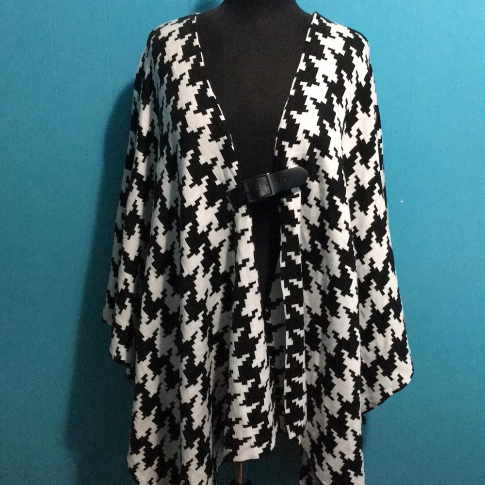 Houndstooth Shrug